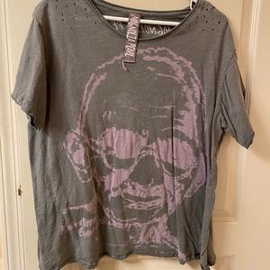 Magnolia Pearl T shirt. Gandhi OS. Gently worn but in excellent condition.